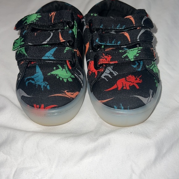 Little boys fab kids Velcro dinasour sneakers - Picture 5 of 5